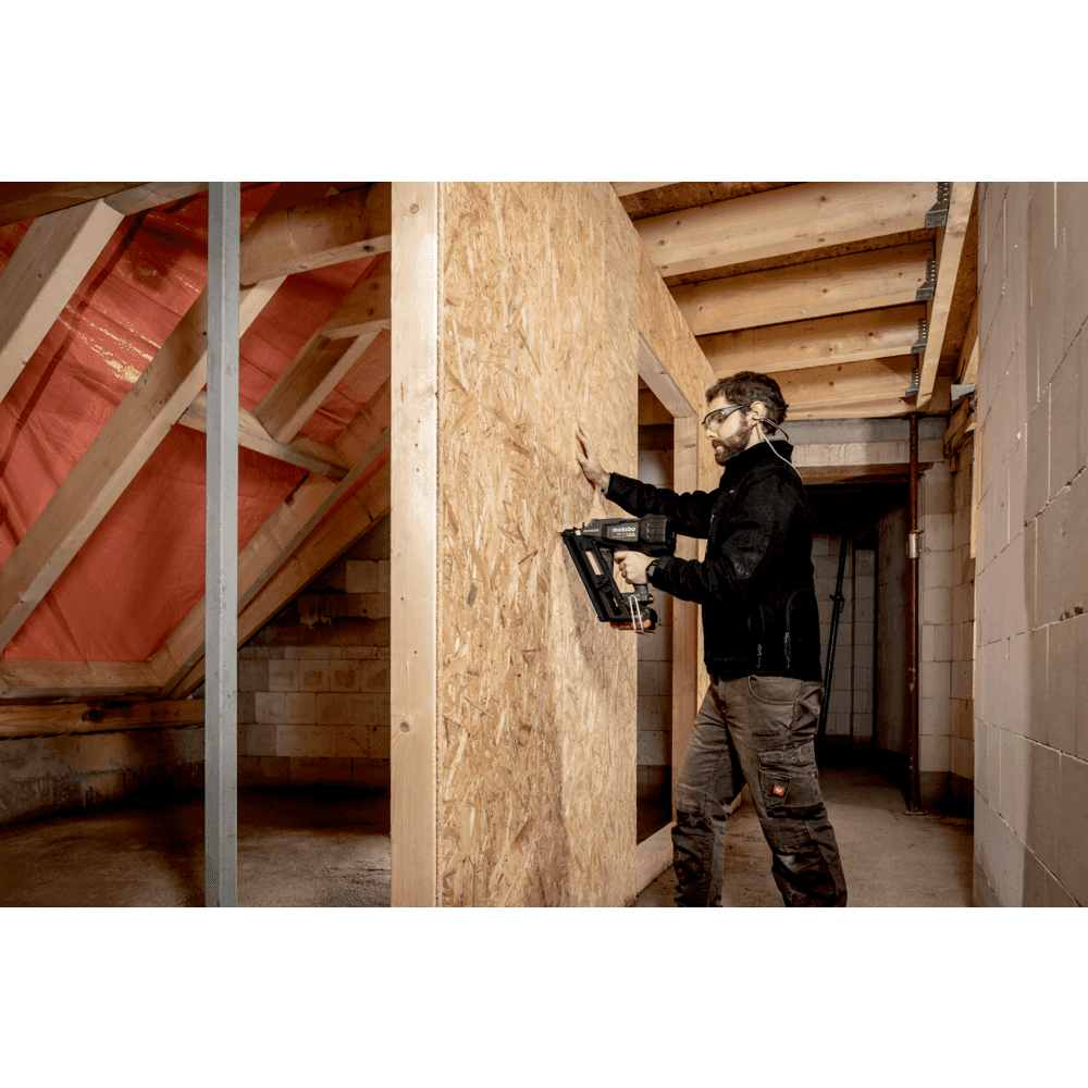 NFR 18 LTX 90 BL (612090840) Accu-tacker 4