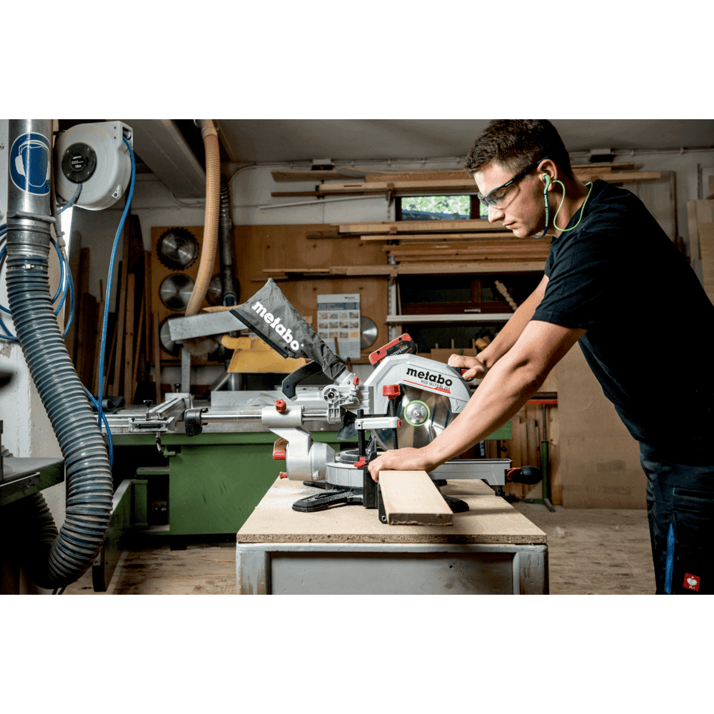 KGS 18 LTX BL 254 (614254810) Cordless mitre saw 3